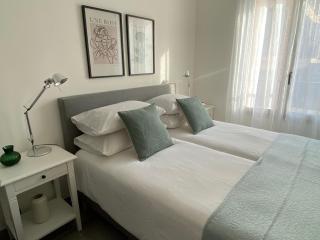 Fabulous Two-Bedroom Apartment with parking - Antibes - 3