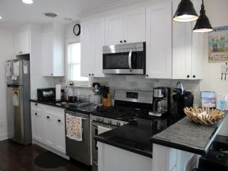 Classic Beach Cottage W- Private Yard - Ship Bottom - 8