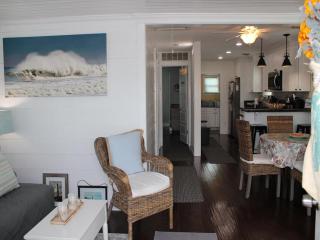 Classic Beach Cottage W- Private Yard - Ship Bottom - 4
