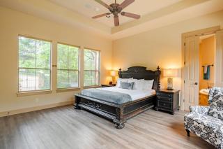 Pool and Spa, Pet friendly, Downstairs Master - Lakeway - 8