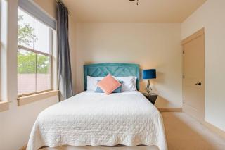 Pool and Spa, Pet friendly, Downstairs Master - Lakeway - 5