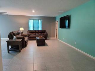 111 College - Kingsland - 9