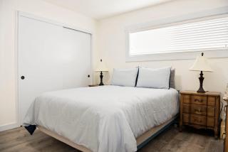 Beach Escape, 2 Blocks Away, Sleeps 6 - Seaside - 2
