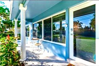 Seabreeze escape, Entire House, 3br,2bath, Private Yard, HEATED Saltwater Pool, Pompano Beach-Fort Lauderdale, sleeps 8 - Pompano Beach - 2