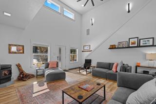 Sharlie's Chateau - Sleek, modern, new-build home near golf, park, and lake - McCall - 7