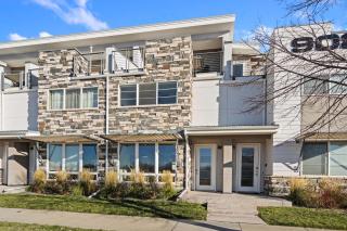 Mountain View Home with King Beds and Rooftop Deck - 9
