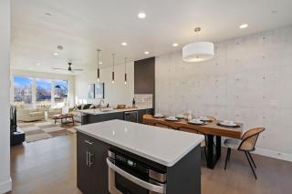 Mountain View Home with King Beds and Rooftop Deck - 8