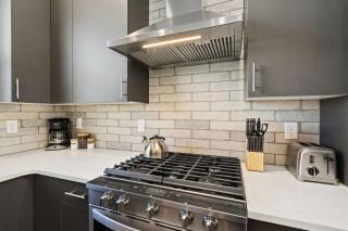 Mountain View Home with King Beds and Rooftop Deck - 7