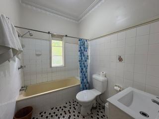 Kings Beach Cottage - Caloundra - 2