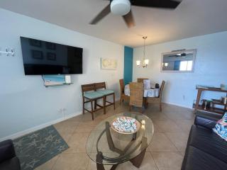 Penthouse 2BED2BATH with ocean view & Parking - LaPlaya - Hollywood - 4