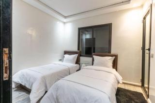 Duplex with private pool - 4