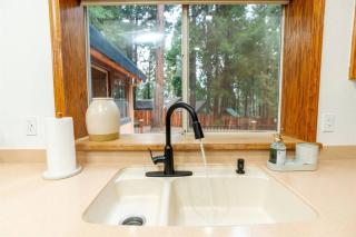 Lovely Home in Pollock Pines with Hot Tub - Pollock Pines - 6