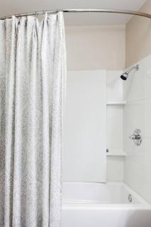 Creative Haven Chic 3-Bedroom with Artistic Touches - San Diego - 3