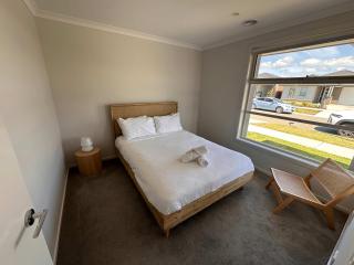 Inviting 3BR Armstrong Creek Escape - Mount Duneed - 9