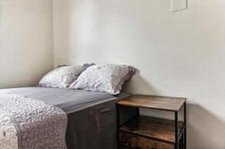 Empire Blvd Guest House - Brooklyn - 9