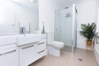 Elsie - City Living in a Big Home - Just book it - Wagga Wagga - 7