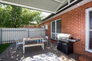 Elsie - City Living in a Big Home - Just book it - Wagga Wagga - 5