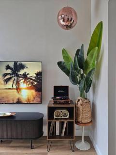 The Catherine - 1 mile to downtown - 2 King beds - Sleeps 5 - 9