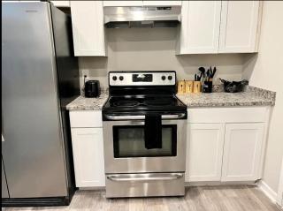 King Suite - Private Bath - Hot Tub - Home Theater - Room 5 735 - Jonesboro - 2