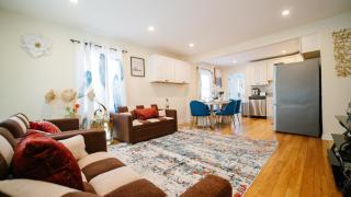 5BR & 4BA Lovely House with Beautiful Backyard in VA - 8