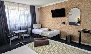 Highlands Motor Inn - 2
