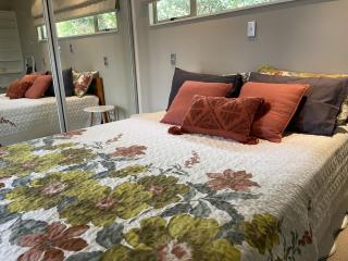 Close motorway, free breakfast, Fabulous views, selfcontained - Auckland - 9