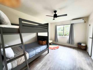 Sunny Retreat HUGE Single Level Home with large yard - San Diego - 2