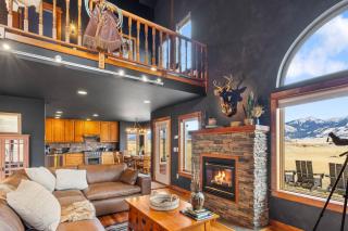 New! Yellowstone Hot Tub Game Room - Emigrant - 1