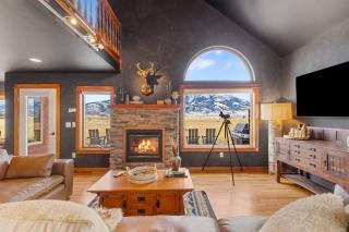 New! Yellowstone Hot Tub Game Room - Emigrant - 5