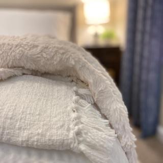 Charming Family-Friendly Cabin with Cozy Fireplace - 9