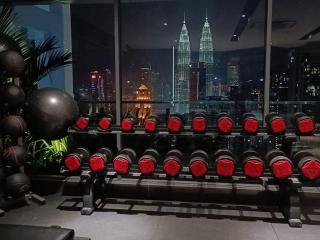 COL 171A Modern Balcony KLCC View & Infinity Pool - 4