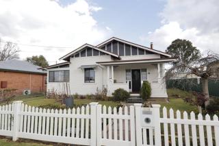 Manor Cottage - 2