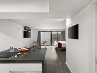 Armonik suites By Casanevo - Queen Bed Suite - 8