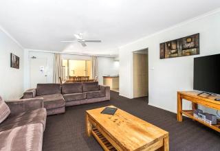 Beachfront Apartments - Port Macquarie - 2