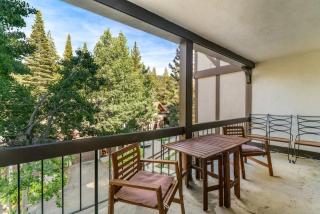 Palisades Tahoe Condo Retreat - 9