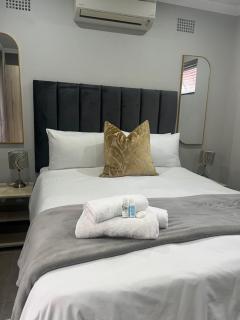 Luxury Suites on Santorini - 3