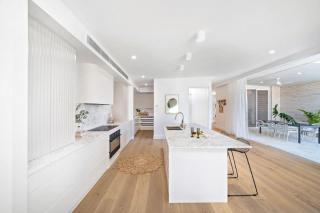 Modern Beach Haven - Salamander Bay - 2