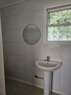Frimley Lodge Motel - 5