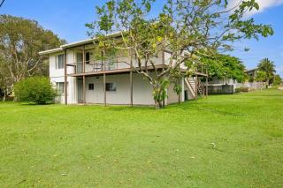 Welcome to Waterfront Views - Tin Can Bay - 3