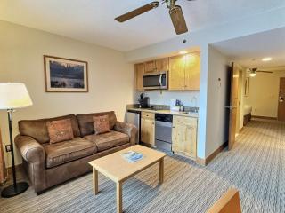 1bd 272 Perfect Location with Pool - 7