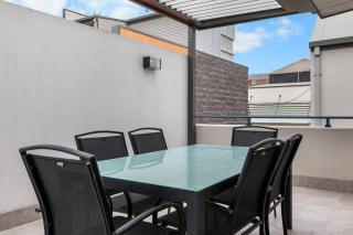 Modern City Living in the Heart of Cooks Hill - 3