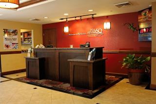 Pier House 60 Clearwater Beach Marina Hotel - 1