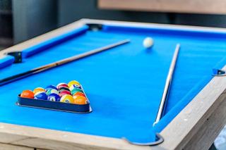 River's Edge Riverfront with Hot Tub Sauna & Game Room - 4