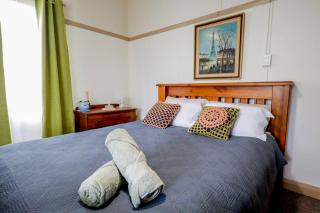 Cosy 3-Bed Home with Fireplace & Outdoor BBQ - 2