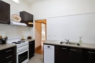 White House on Rouse - Tenterfield - 1