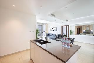 3BR Full Marina View for 8 Near The Metro! - 1