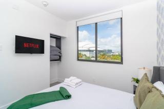 Miami City Escape 2BR Suite Near Brickell & The Beach Sleeps 6 Guests - 4
