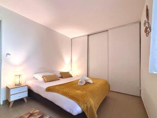 Le 14 - Spacieux Deux Chambres - Nimes - 5