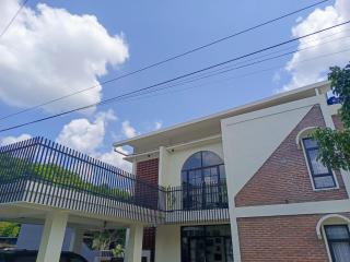 BRICK HOUSE - Unique & Central - - 3