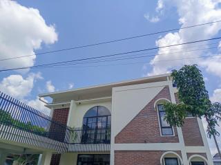 BRICK HOUSE - Unique & Central - - 0